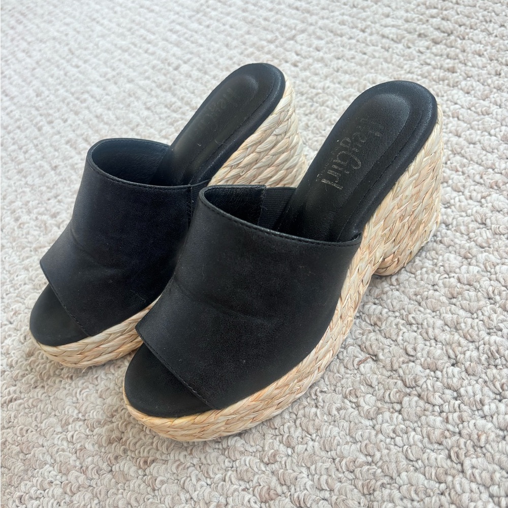 Elegant Black Wedge Sandals